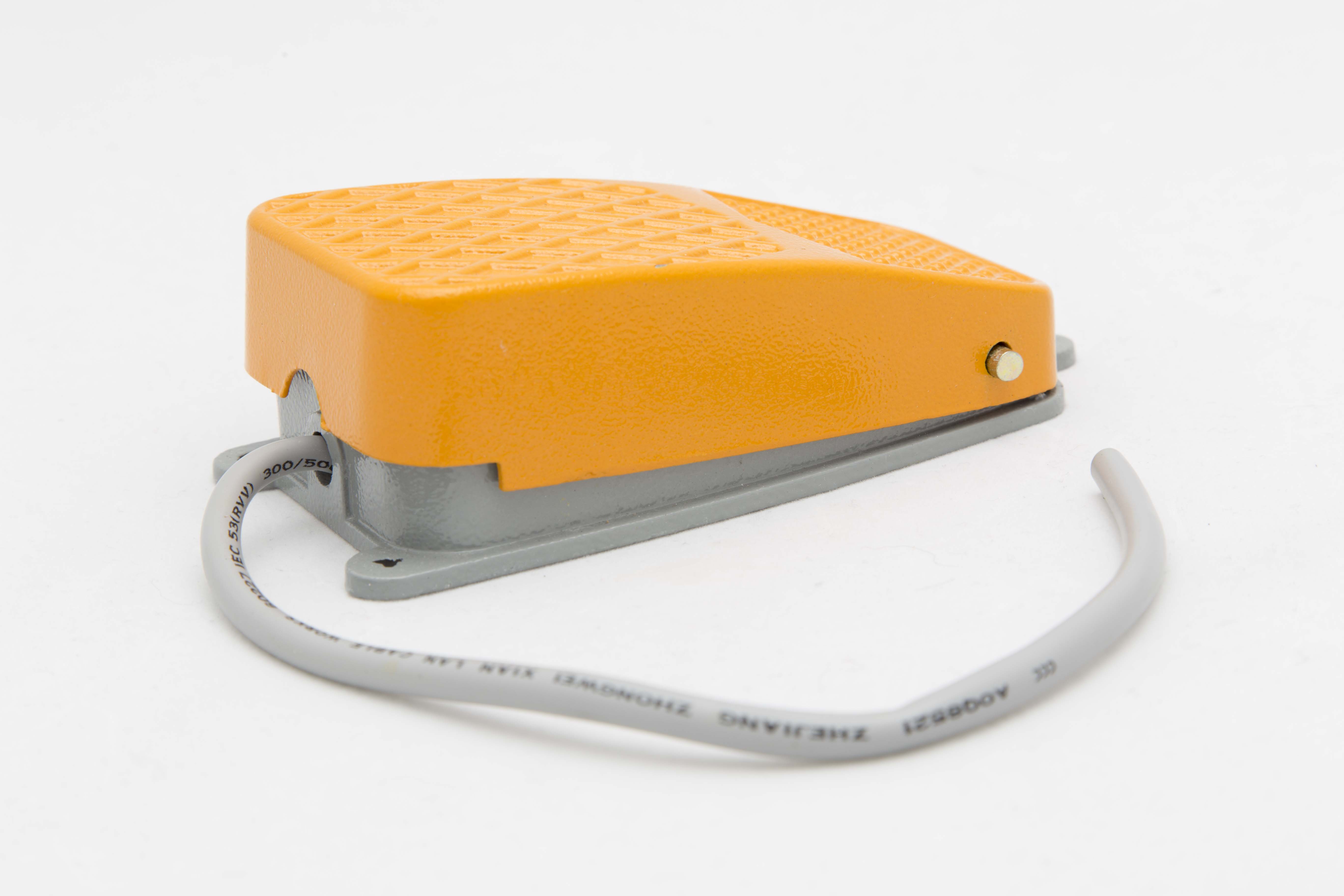 FUßSCHALTER PROFI FUßTASTER TRITTSCHALTER TRETSCHALTER FUß SCHALTER 10A 250V