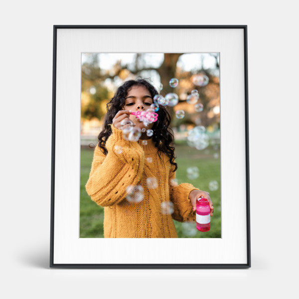 Aura Walden Matted Ink Black - Digitaler Bilderrahmen mit 15" HD-Display & WLAN